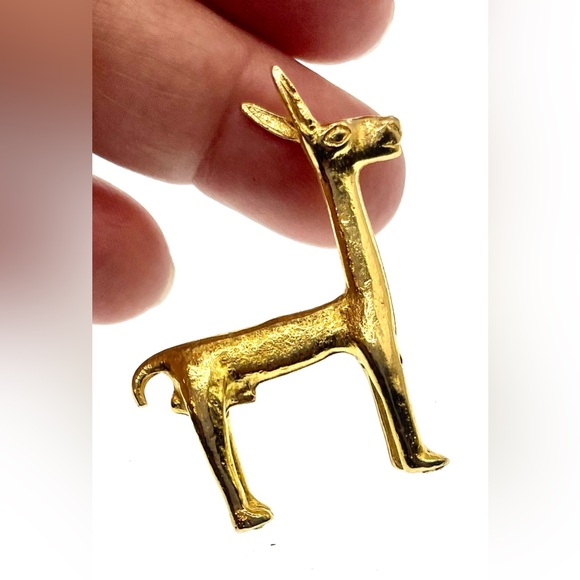 Vintage 1970s Signed Alva Studio Gold Tone Llama Brooch Alpaca Pin - Picture 3 of 7